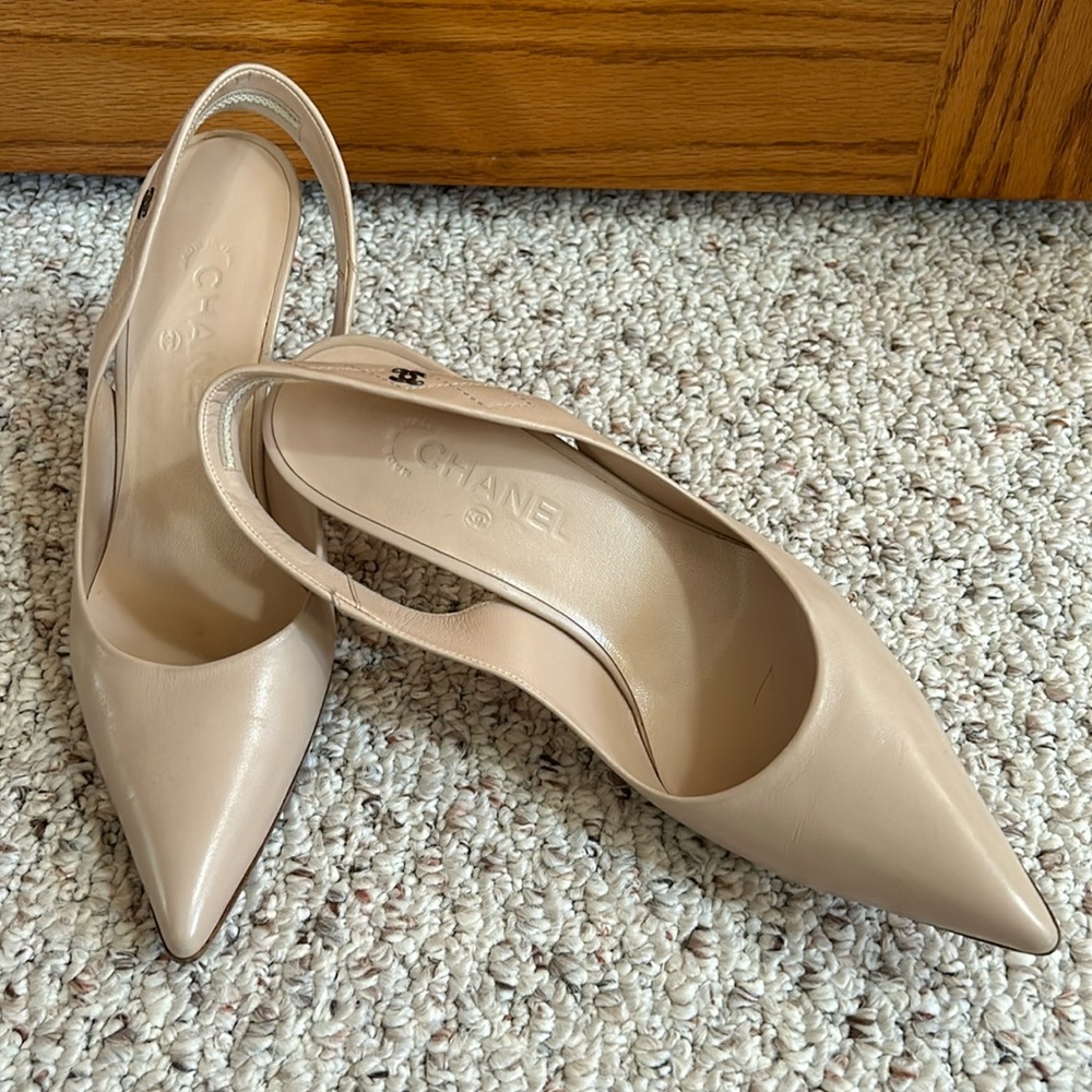 Authentic Chanel pumps nude, classically simple but makes a huge statement!